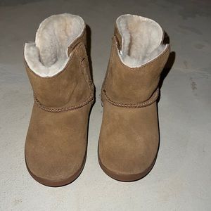 Toddler uggs - LIKE NEW